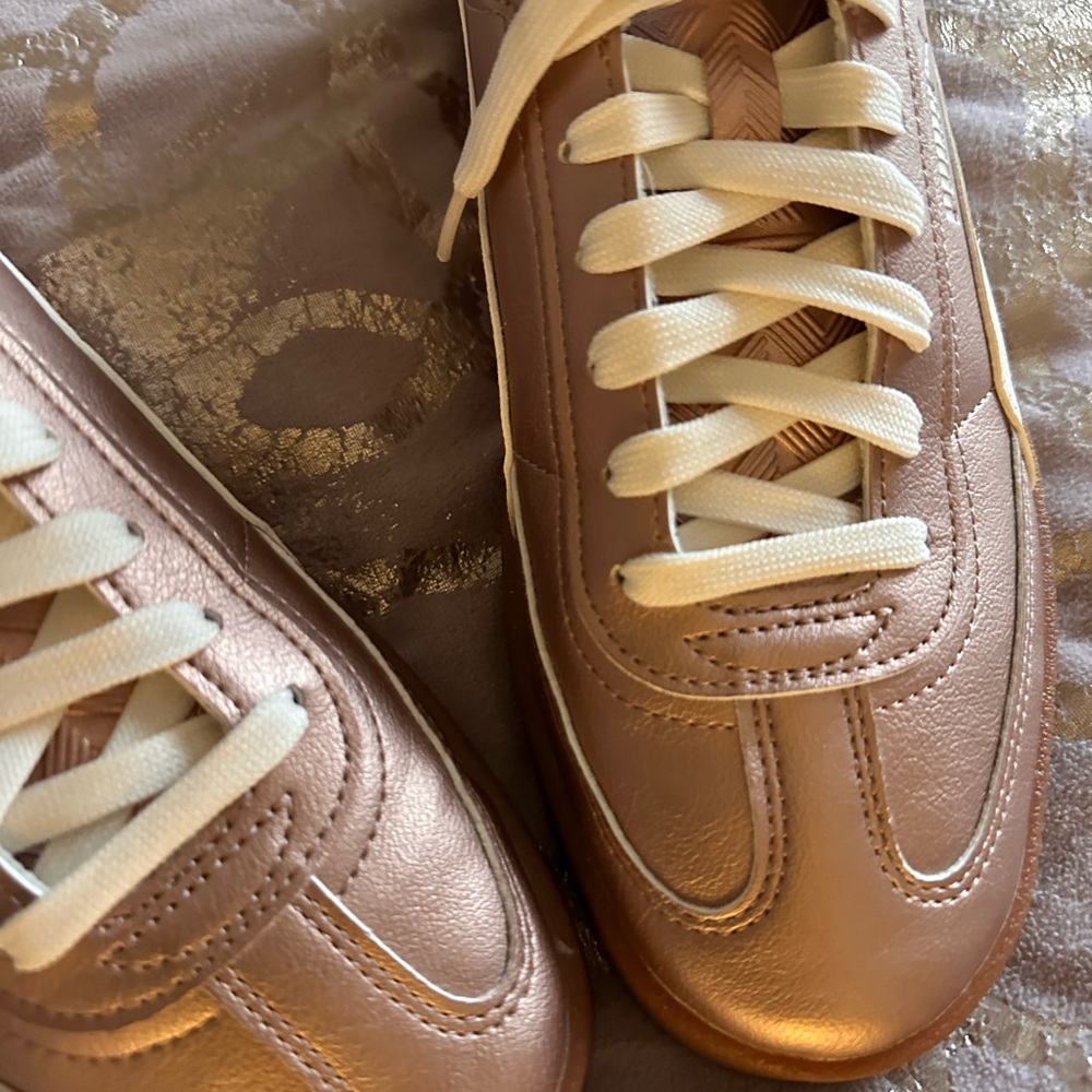 Puma Metallic Rose Gold Low-Top Sneakers with off white Laces. - Picture 2 of 10